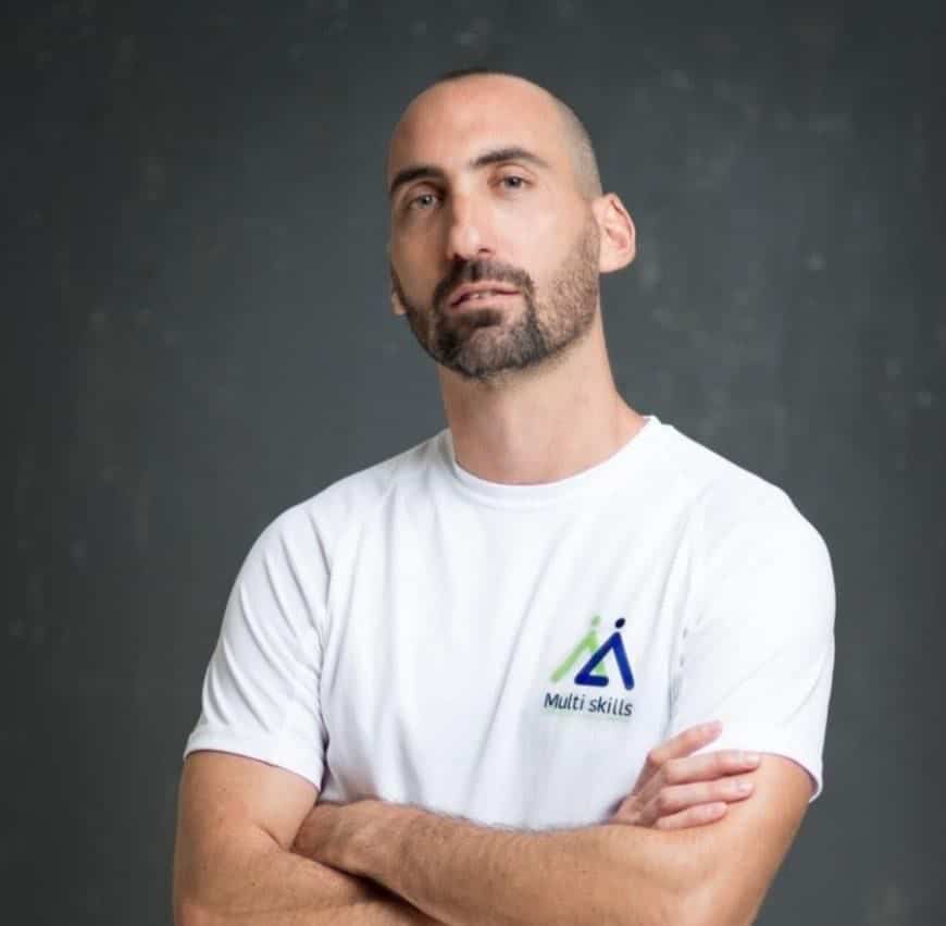 חי סיני מייסד מולטי סקילס